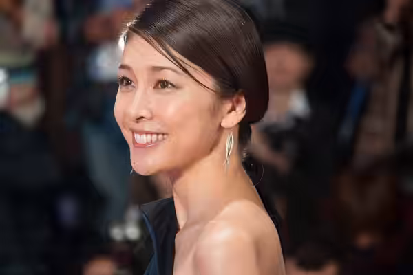 第28回 東京国際映画祭 オープニングセレモニー 竹内結子 (残穢 -住んではいけない部屋-) (2015)
