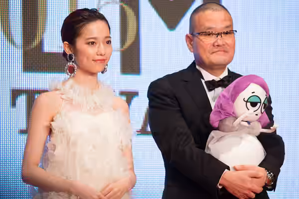 第28回 東京国際映画祭 オープニングセレモニー 島崎遥香 中田秀夫 (劇場霊) (2015)