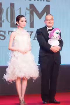 第28回 東京国際映画祭 オープニングセレモニー 島崎遥香 中田秀夫 (劇場霊) (2015)