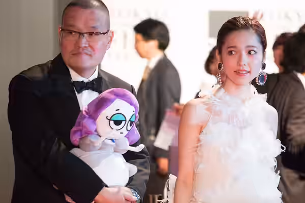 第28回 東京国際映画祭 オープニングセレモニー 島崎遥香 中田秀夫 (劇場霊) (2015)