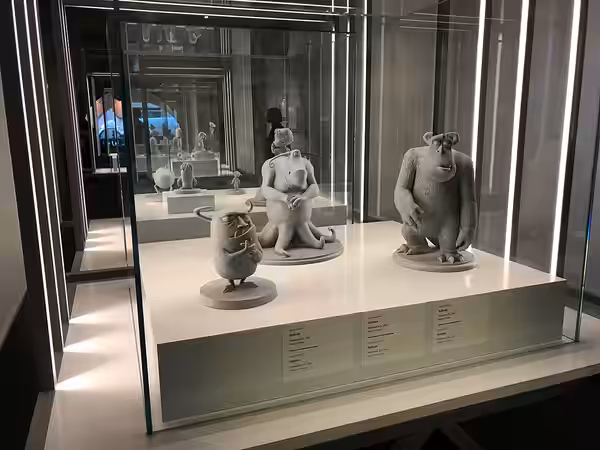 Presentació de l'exposició "Pixar. Construint personatges" al CaixaForum Girona. Tres maquetes de Jerome Ranft per a Sullivan, de Monstres, S. A. 2001, resina d (2021)