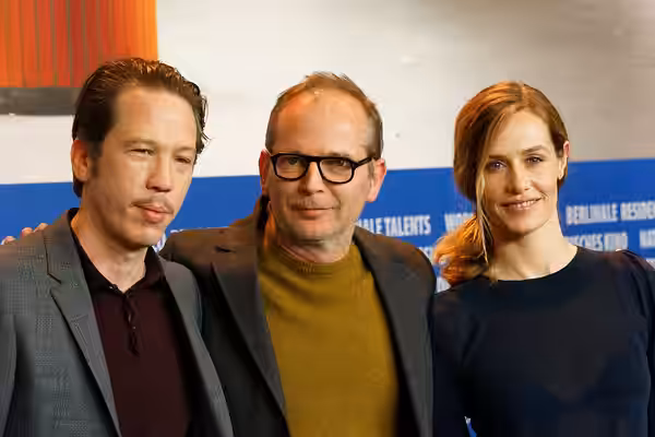 Reda Kateb, Étienne Comar und Cécile de France bei der Pressekonferenz zu Django bei der Berlinale 2017