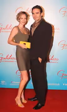 Dustin Clare and Camille Keenan (2013)