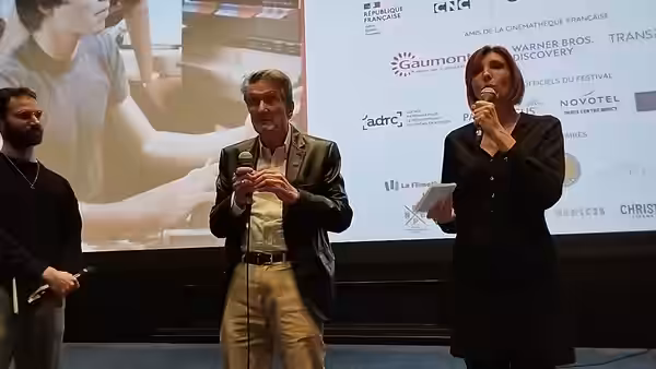 John Badham présentant "Meurtre en suspens" à la Cinémathèque française, le 11 mars 2026.
