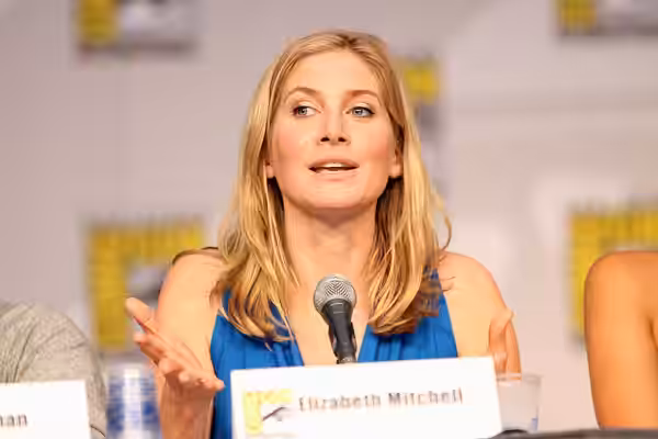 Actress Elizabeth Mitchell on the V panel at the 2010 San Diego Comic Con in San Diego, California. Please attribute to Gage Skidmore if used elsewhere.