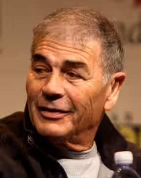 Robert Forster speaking at the 2012 WonderCon in Anaheim, California. Please attribute to Gage Skidmore if used elsewhere.