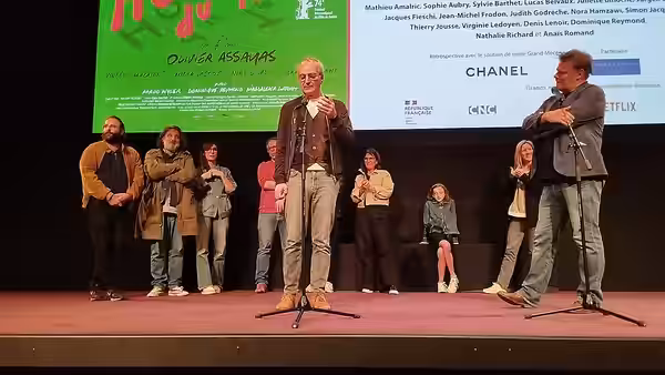 Olivier Assayas lors de l'avant-première avec équipe de son film "Hors du temps", à la Cinémathèque française, le 17 juin 2024.