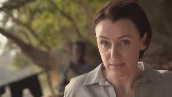 Unicef UK ambassador Keeley Hawes visited a sand mine in Sierra Leone, where she met 15 old Munda. (2018)
