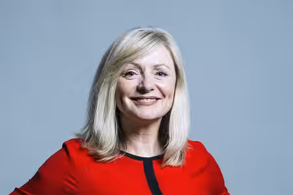 Official portrait of Tracy Brabin, second (preferred) version (2017)