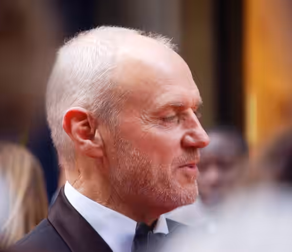 Taken just before the BAFTA awards, London. Originally this was on the Flickr website: https://www.flickr.com/photos/richard_martin/ of which I am a member. (2008)