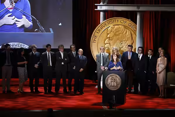PHOTO CREDIT: ANDERS KRUSBERG / PEABODY AWARDS Tina Fey with the cast and crew of 30 Rock including Alec Baldwin, Judah Friedlander and Jane Krakowski 67th Annu (2008)