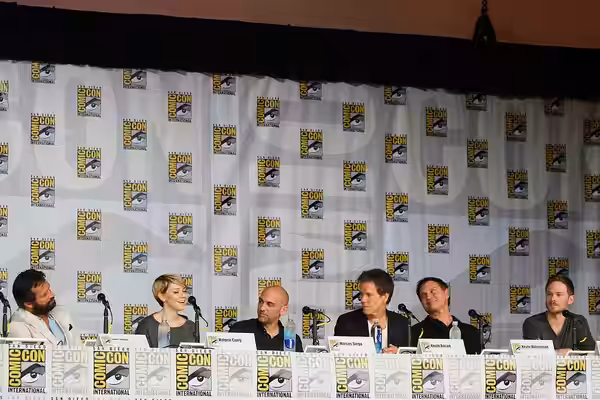 James Purefoy, Valorie Curry,Marcos Siega, Kevin Bacon, Kevin Williams, Shawn Ashmore (2013)