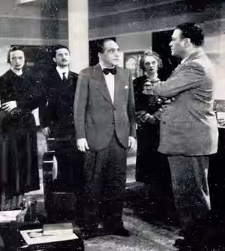L'anonima Roylott film del 1936 diretto da Raffaello Matarazzo. Foto di scena con da sin Olga Solbelli, Paolo Stoppa, Giulio Donadio, Cesarina Gheraldi e Camill (2017)