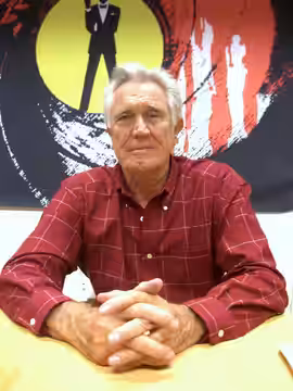 Actor George Lazenby at the November 2008 Big Apple Convention in Manhattan.