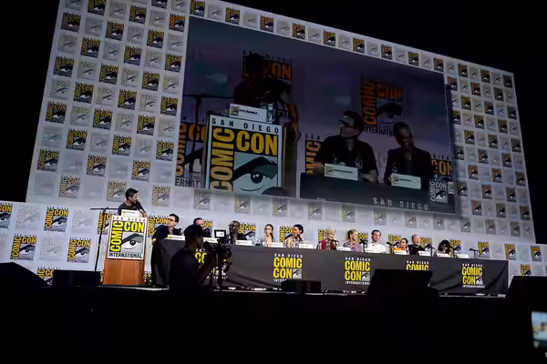 Chris Hardwick, Andrew Chambliss, Ian Goldberg, Lennie James, Alycia Debnam-Carey, Danay Garcia, Maggie Grace, Jenna Elfman, Austin Amelio, Alexa Nisenson, Rube (2019)