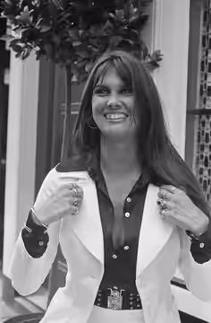 Collectie / Archief : Fotocollectie Anefo Reportage / Serie : [ onbekend ] Beschrijving : Actrice Caroline Munro in Amsterdam n.a.v. premiere van de film "The G (1974)