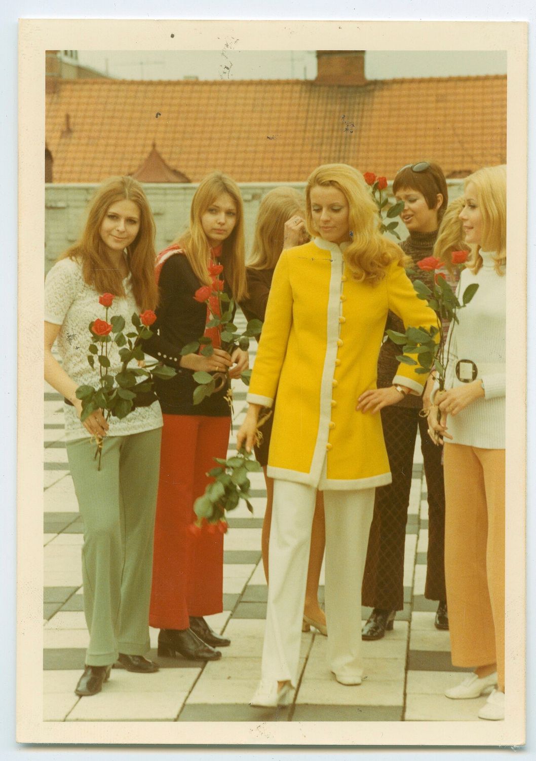 Fröken Sverige 1970 på Domus. Britt-Inger Johansson, senare Kristina Wayborn, "bondbrud". (2016)