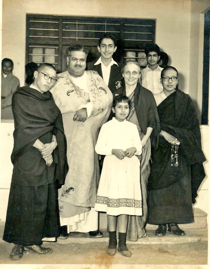 1960. Freda Bedi with family members: her husband Baba Pyare Lal Bedi, her son Kabir, and her daughter Guli on the steps of their small Delhi flat with newly “a