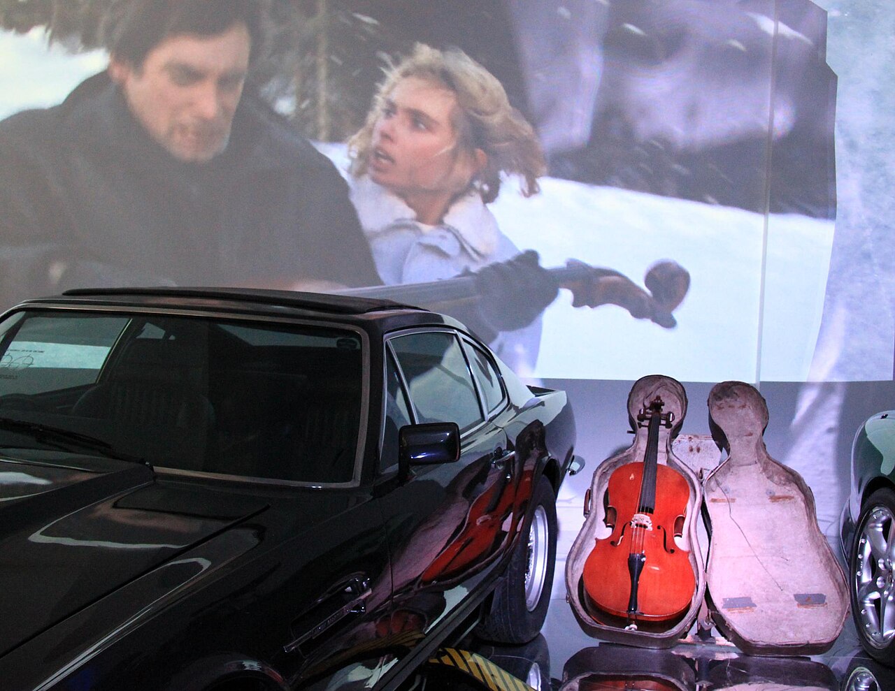 BOND in MOTION 50 Vehicles. 50 Years The Living Daylights - Timothy Dalton Cello Case Sled With his car disabled, Bond has to think quickly in order that he and (2012)