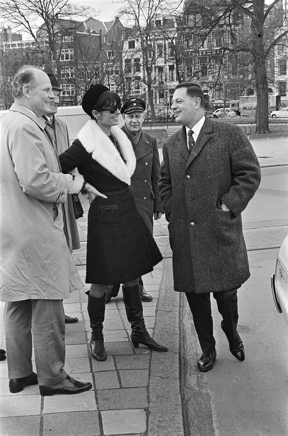 Collectie / Archief : Fotocollectie Anefo Reportage / Serie : [ onbekend ] Beschrijving : Daliah Lavi , opdracht Columbia Datum : 29 maart 1966 Trefwoorden : fi