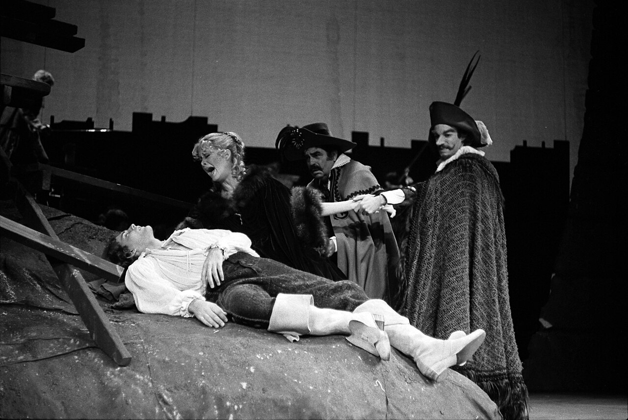 MOMENT OF ANGUISH—From left, Victor Garber portrays Christian, Joan van Ark, Roxane, Kurt Kasznar, Ragueneu, and Richard Chamberlain, Cyrano, in "Cyrano de Berg (1973)