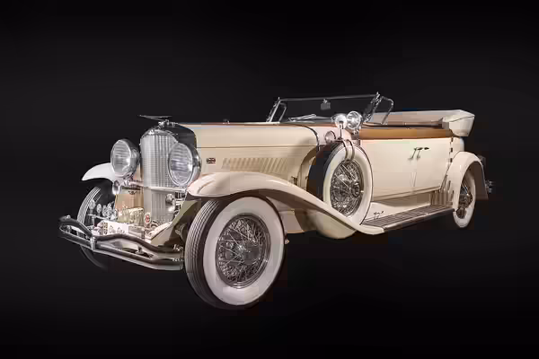 Duesenberg Model J Torpedo din 1930 - unitate deținută anterior de către actorul Tyrone Power (2015)