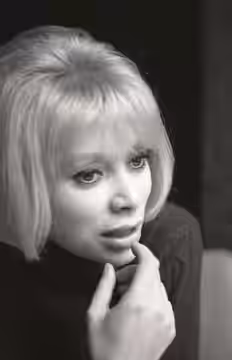 Mireille Darc (1968)