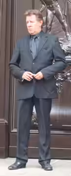 Jan Fedder vor dem Hamburger Michel (2010)