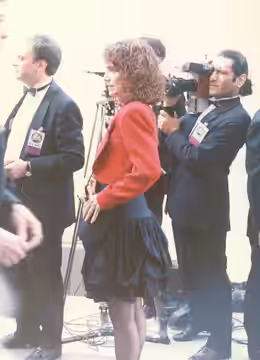 Jessica Harper on the red carpet at the 62nd Annual Academy Awards, 3/26/90 - Permission granted to copy, publish, broadcast or post but please credit "photo by (2006)