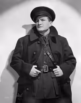 Portrait photograph of Tom Powers as Brutus in the Mercury Theatre touring production of Caesar. The five-month national tour began January 17, 1938; Powers lat