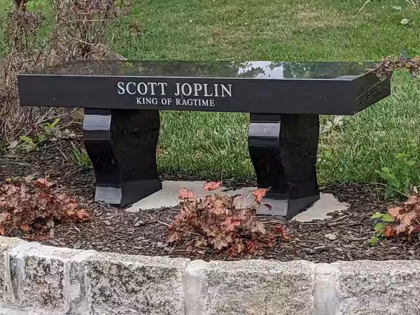 Scott Joplin Memorial in St. Michaels Cemetery (2020)