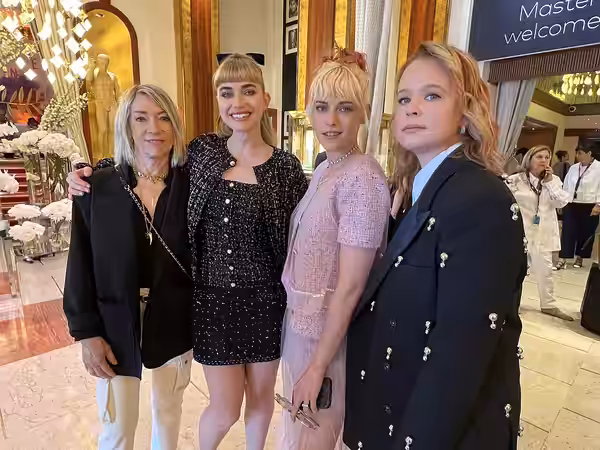 Kim Gordon, Imogen Poots, Kristen Stewart, Thora Birch before Cannes red carpet (2025)