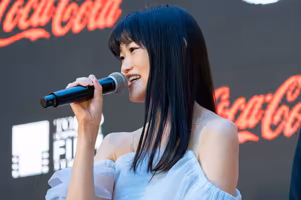 第36回 東京国際映画祭 オープニングイベント レッドカーペット 早見沙織 (駒田蒸留所へようこそ) (2023)
