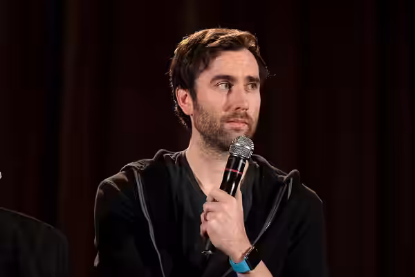 Matthew Lewis speaking with attendees at the 2019 Phoenix Fan Fusion at the Phoenix Convention Center in Phoenix, Arizona. Please attribute to Gage Skidmore if 