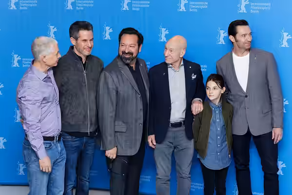 Cast &amp; Crew beim Photo Call zu Logan bei der Berlinale 2017