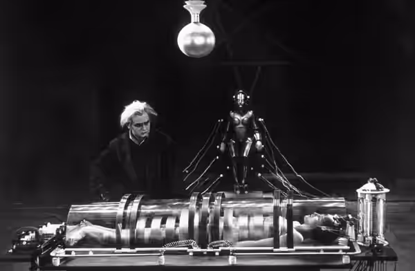 Set photograph from Metropolis, a 1927 German expressionist science-fiction silent film directed by Fritz Lang (1890–1976). (1926)