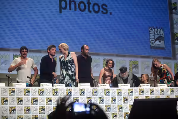 Pedro Pascal, Nikolaj Coster-Waldau, Gwendoline Christie, Rory McCann, Maisie Williams, George R. R. Martin, Natalie Dormer and Sophie Turner speaking at the 20 (2014)