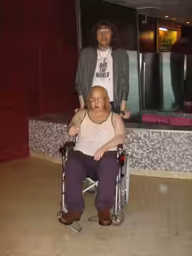 Andy &amp; Lou in Madame Tussauds (2008)