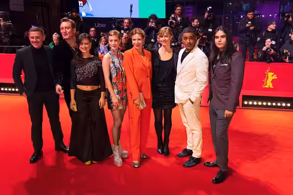 Klaas Heufer-Umlauf, Oliver Masucci, Rosabell Laurenti Sellers, Leonie Benesch, Franziska Weisz, Cécile de France, Alexander Karim and Joshua Odjick presenting