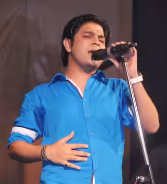 Ankit Tiwari during Dussera celebration at Andheri Durgautsav (2015)