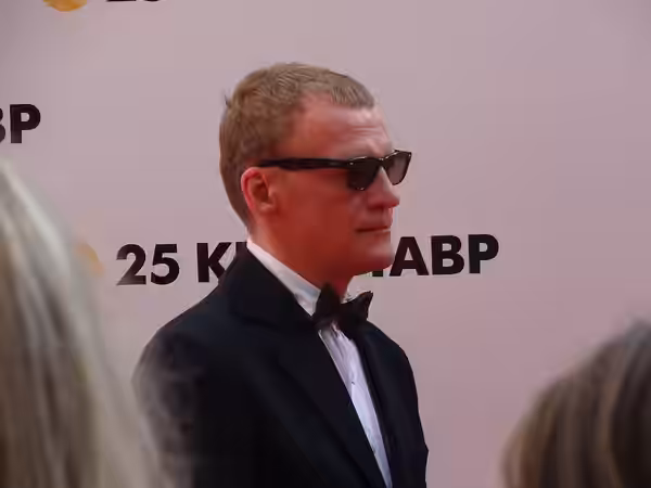 Алексей Валерьевич Серебряко́в (род. 3 июня 1964, Москва) — советский и российский актёр театра и кино, заслуженный артист Российской Федерации (1998), народный (2014)