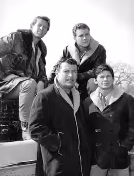Male cast from the television series Empire. Back from left:Warren Vanders as Chuck Evans, Ryan O'Neal as Tal Garret. Front from left: Richard Egan as Jim Redig (1963)
