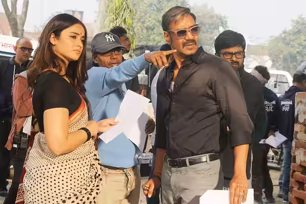 Raj Kumar Gupta on the sets of RAID (2017)