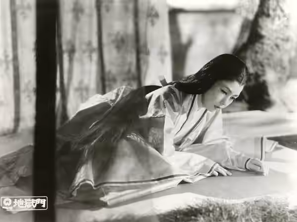 Press photo of Machiko Kyō for the 1953 film Gate of Hell