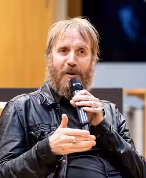 Rhys Ifans (2019)