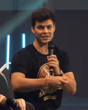 Alex Høgh Andersen at German Vikings Con at the Crowne Plaza in Neuss in November 2022