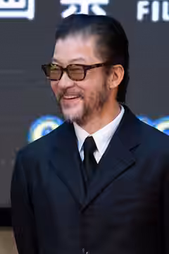 第37回 東京国際映画祭 オープニングイベント レッドカーペット 浅野忠信 (レイブンズ) (2024)