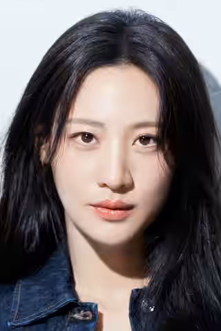 Claudia Kim