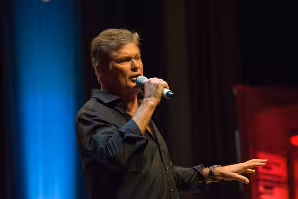 The actor and singer at the Fedcon 26 event in 2017.
