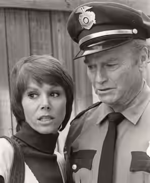 Judy Carne &amp; Donald Barry (aka Don "Red" Barry) in the TV series Ironside, episode Once More for Joey - publicity still (cropped : see source) (1974)